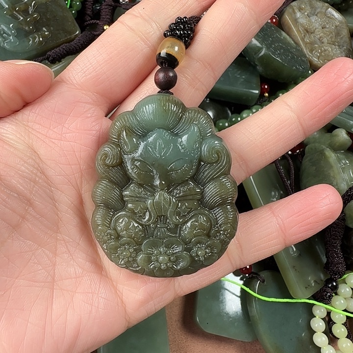 和田玉颈饰未镶嵌