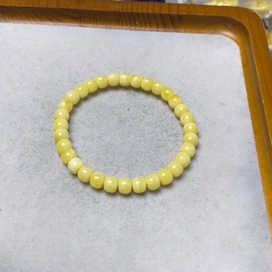 蜜蜡裸石未镶嵌手串