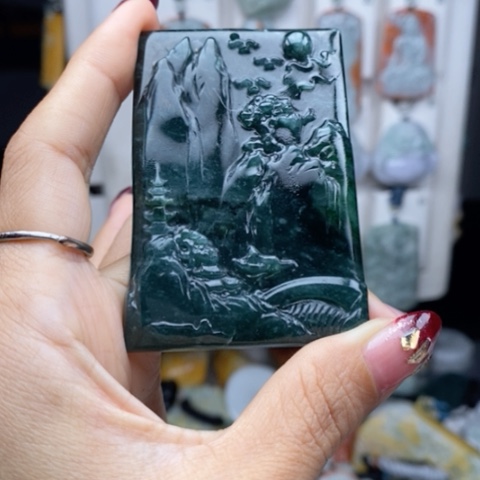 翡翠颈饰未镶嵌翡翠