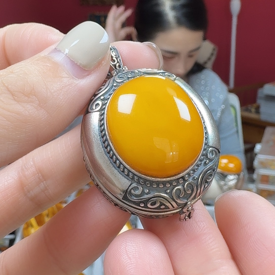 蜜蜡银S925镶嵌颈饰吊坠