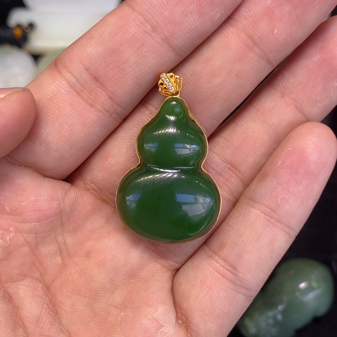 和田玉颈饰18K金镶嵌