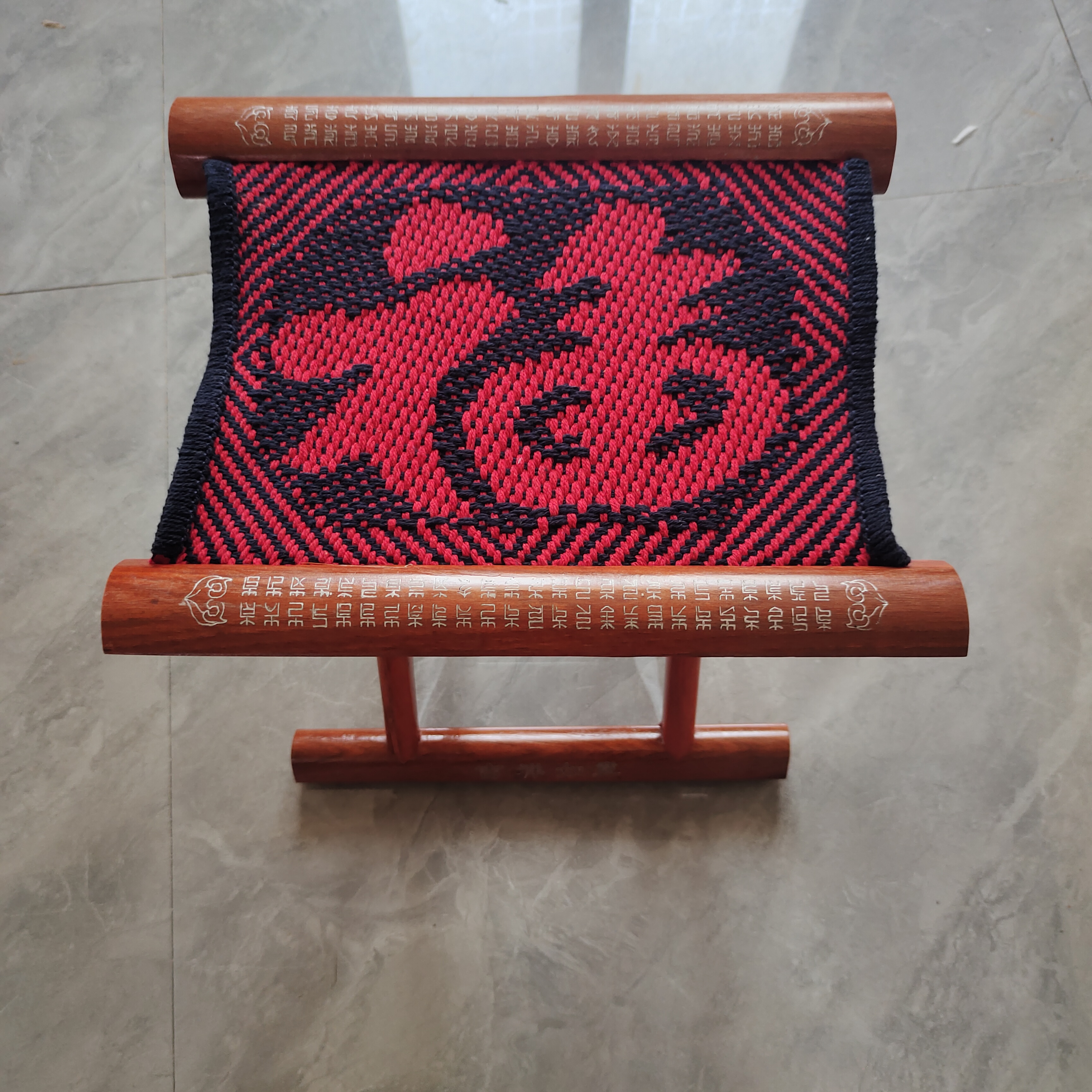 进口非洲红樱桃钢轴红座面马扎，展开高36cm宽27cm长33cm