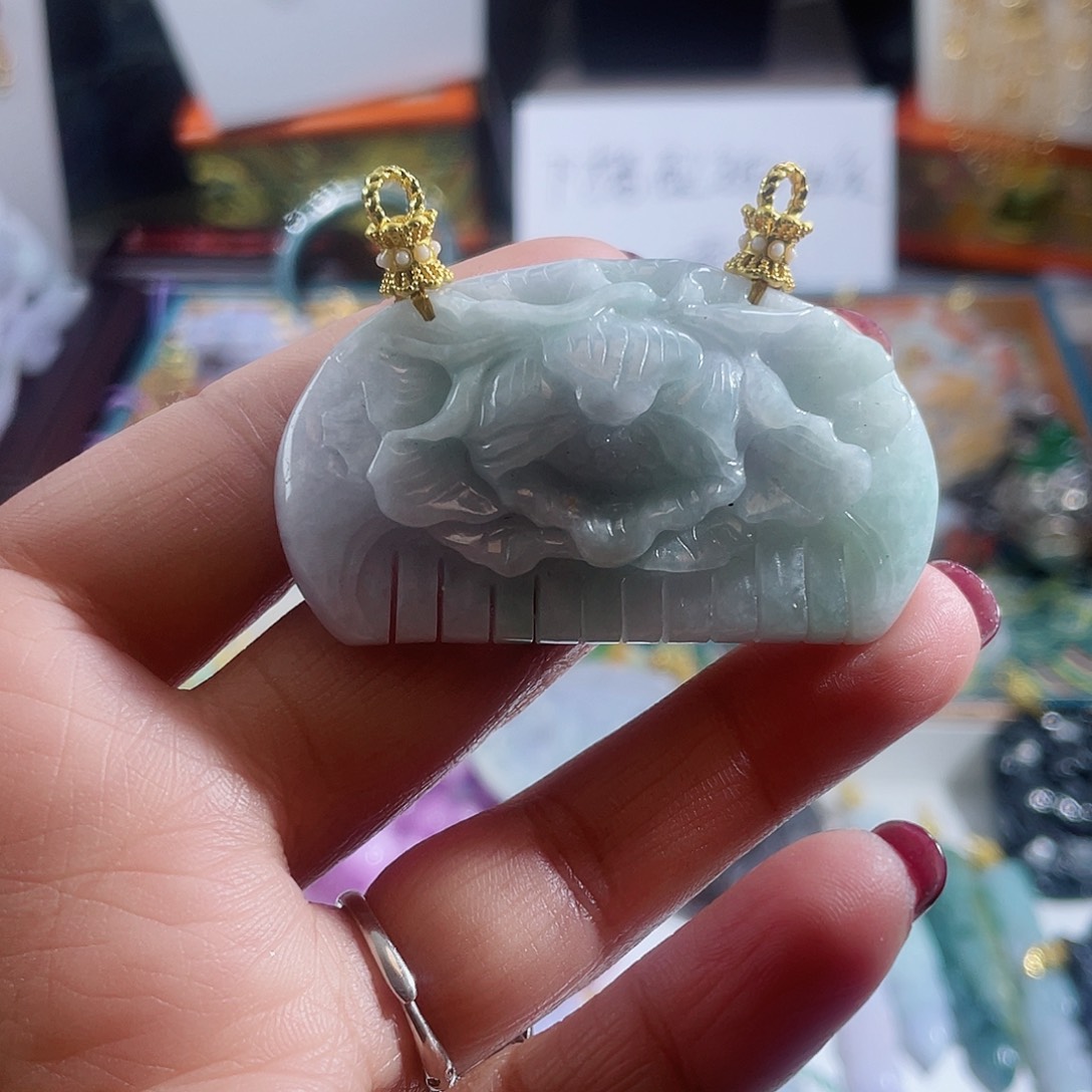 翡翠颈饰未镶嵌翡翠梳子