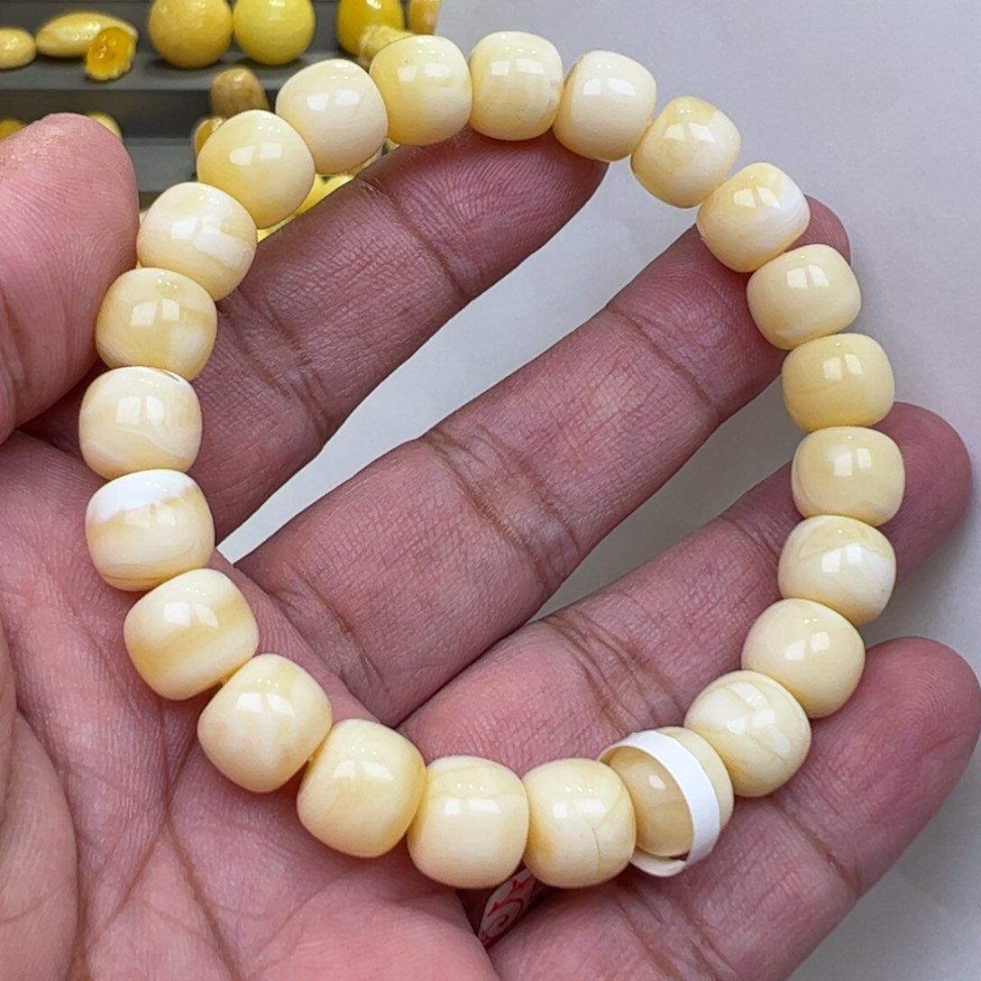 【闪购商品】蜜蜡裸石未镶嵌10加13.84克