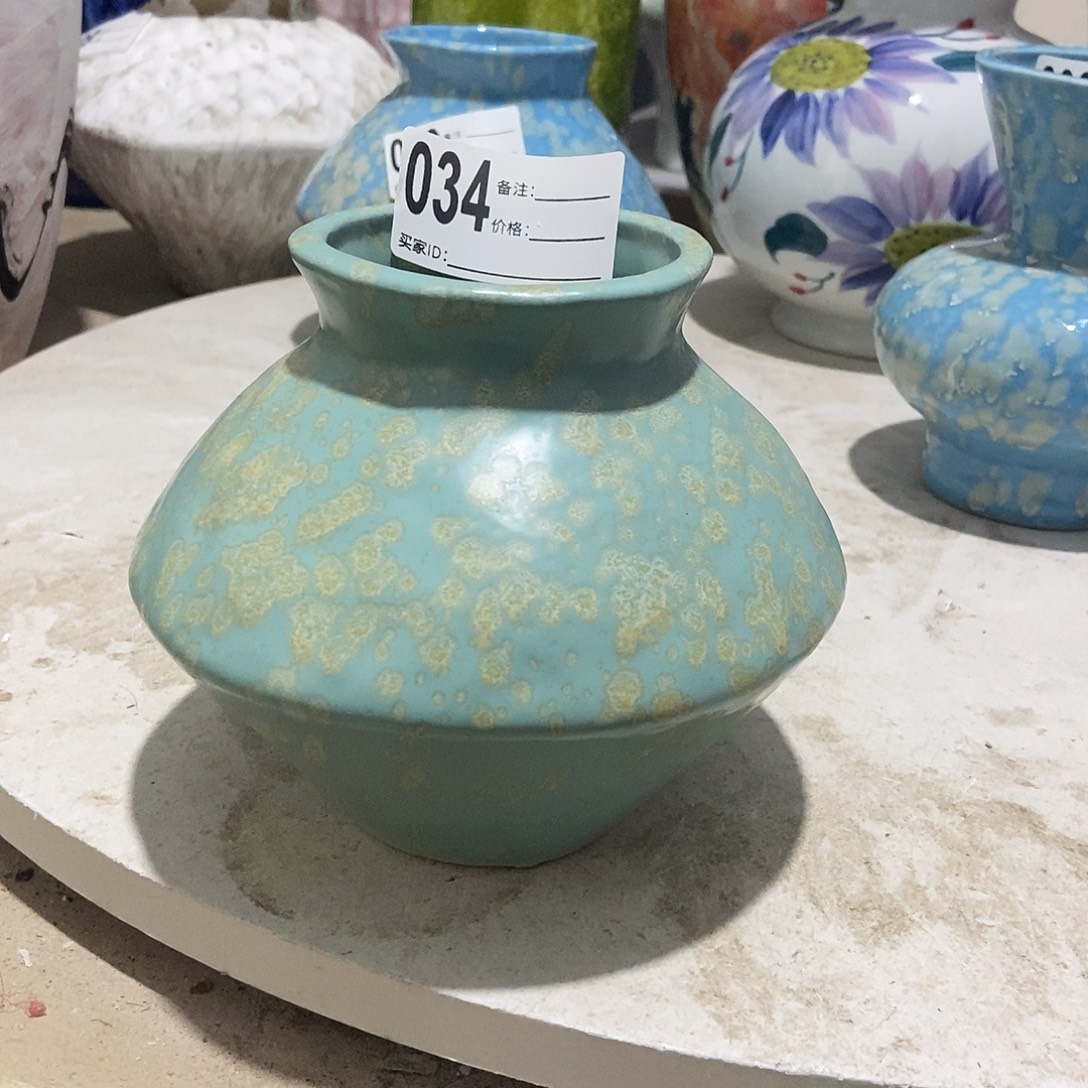 诸***儿景德镇花瓶一物一拍