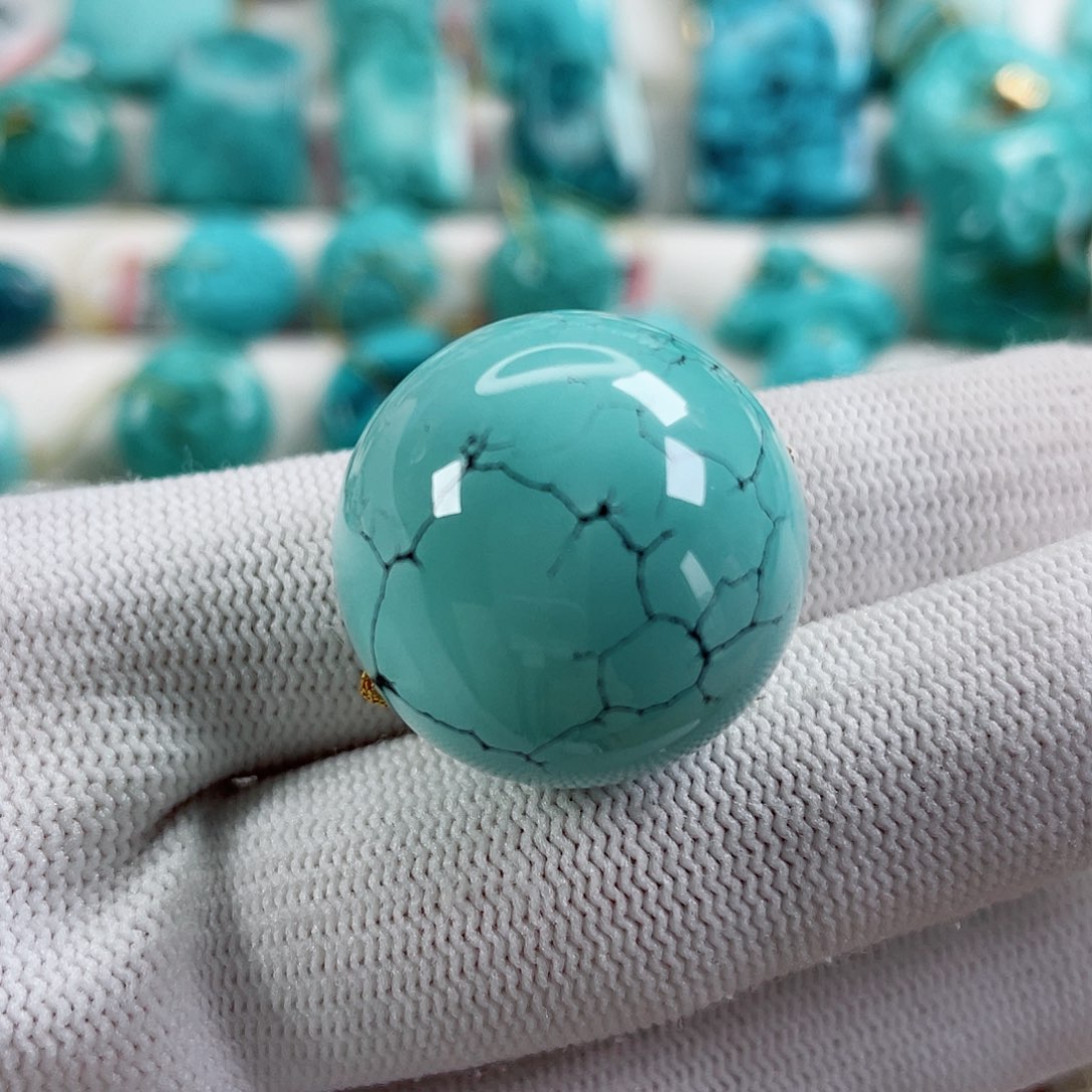 绿松石颈饰未镶嵌