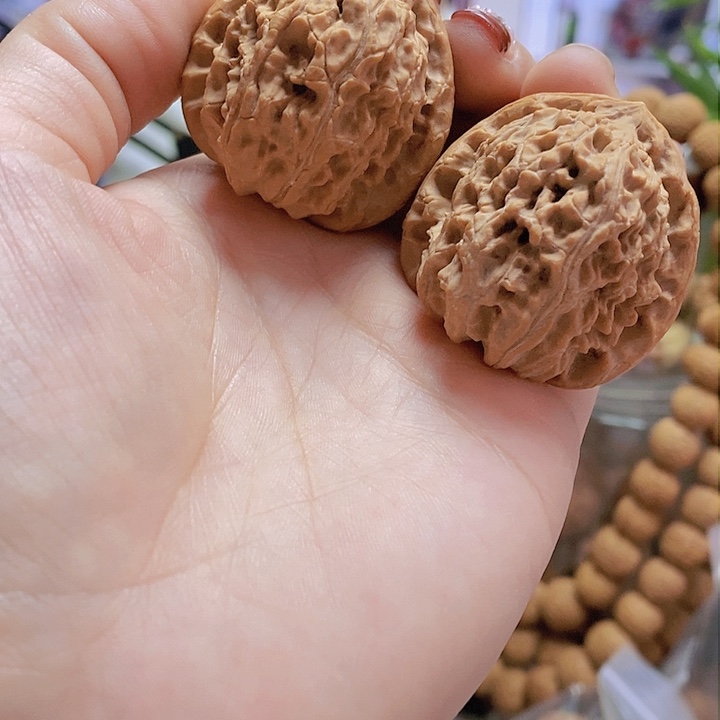 【闪购商品】文玩核桃把件39.5白狮子修