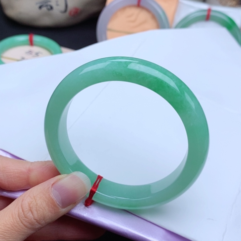 【闪购商品】翡翠手镯未镶嵌           正圈56