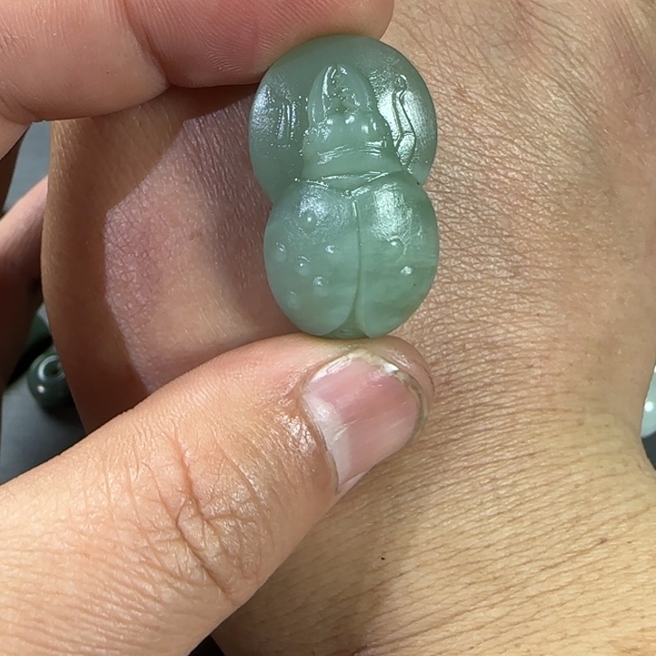 和田玉未镶嵌颈饰定制