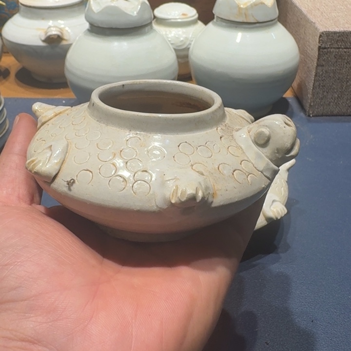 秋***夜其他漂亮的小瓷瓶子