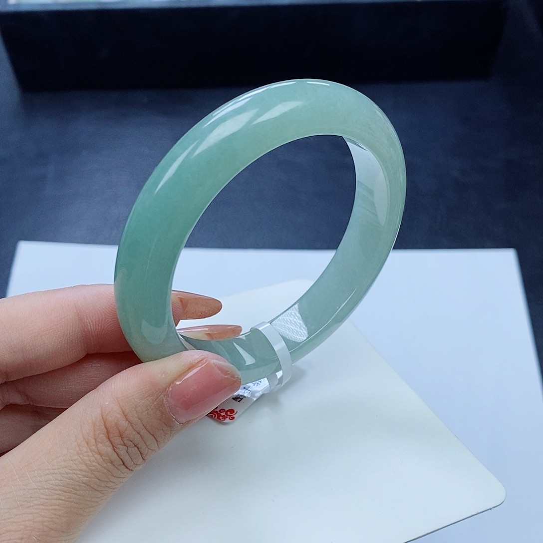 翡翠手镯未镶嵌55.8圈口