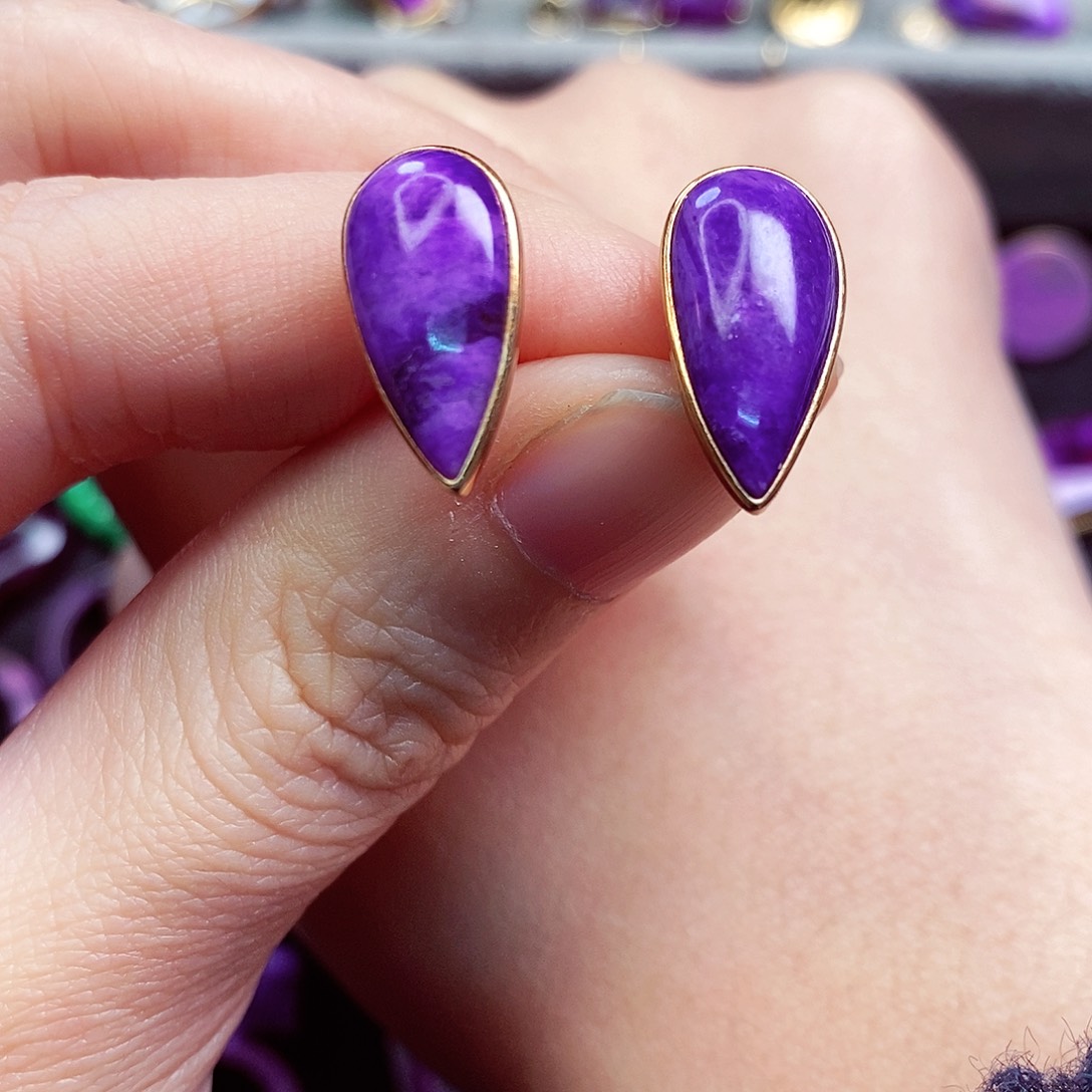 苏纪石（舒俱来）耳饰18K金镶嵌就****！