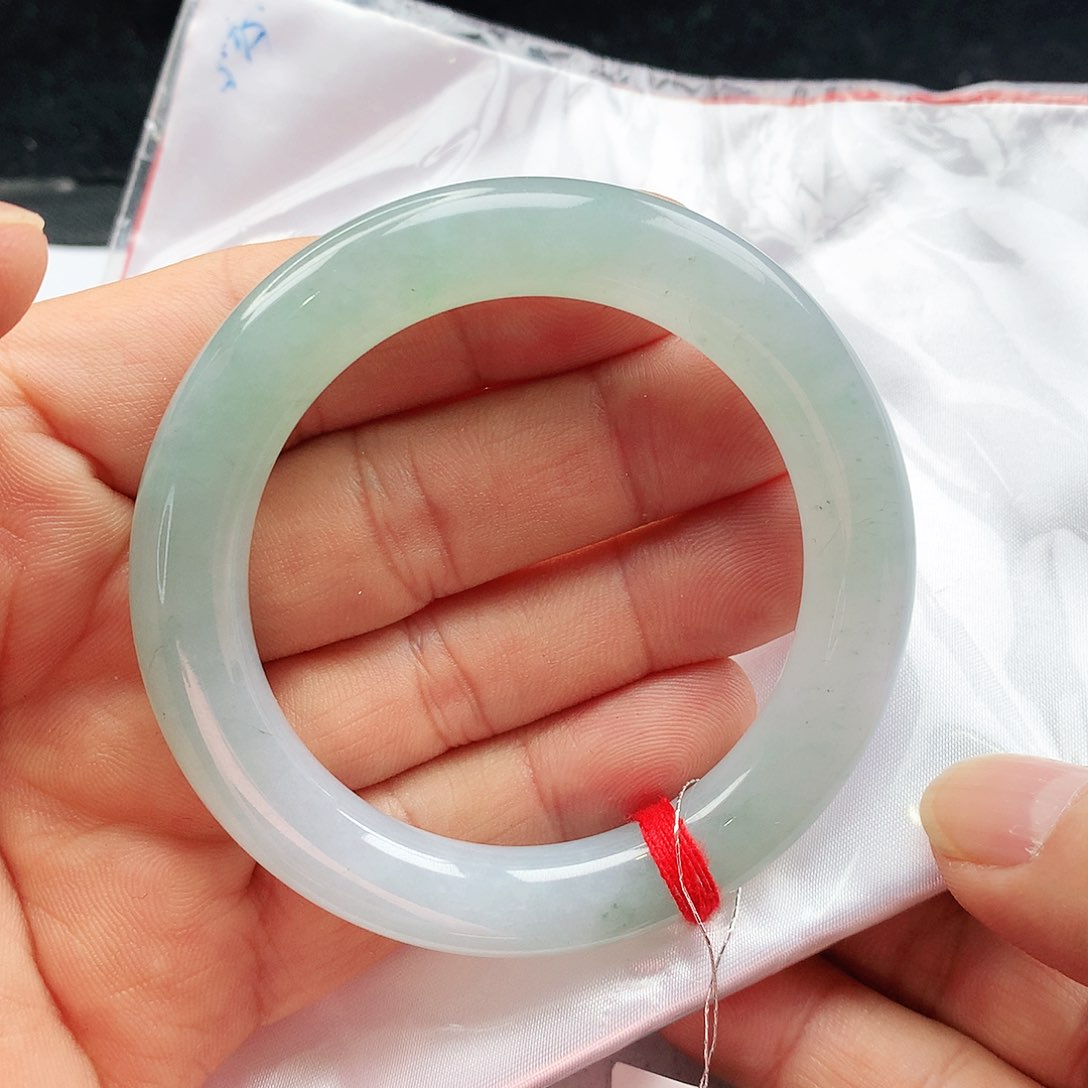 翡翠手镯未镶嵌天然翡翠手镯