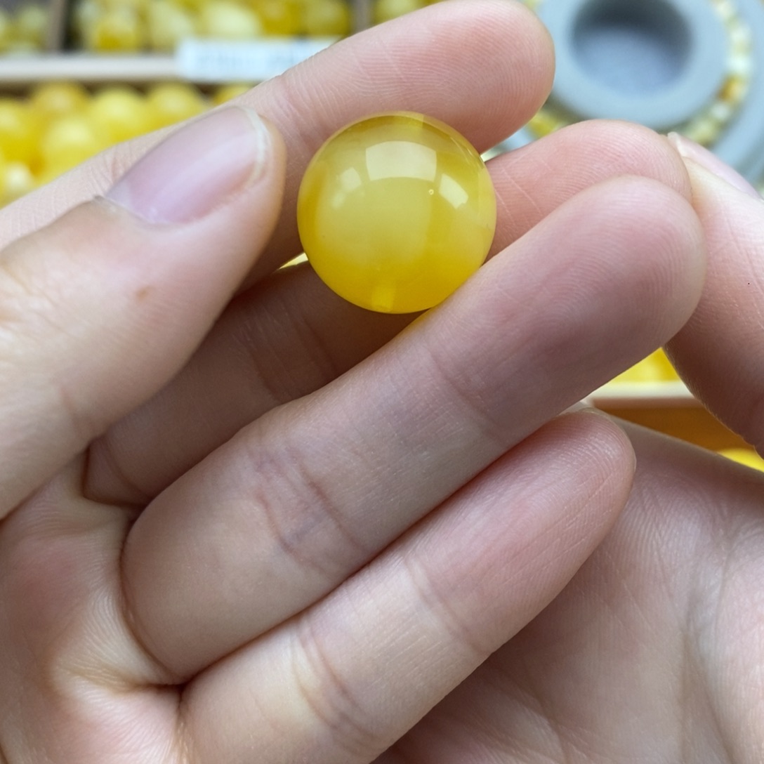 琥珀裸石未镶嵌16.2微瑕圆珠