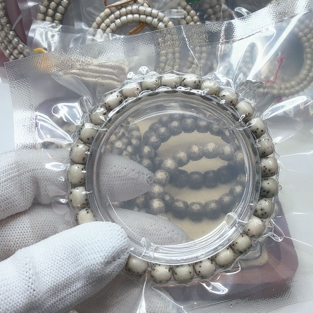 星月菩提吊坠5绿背河豚8左右