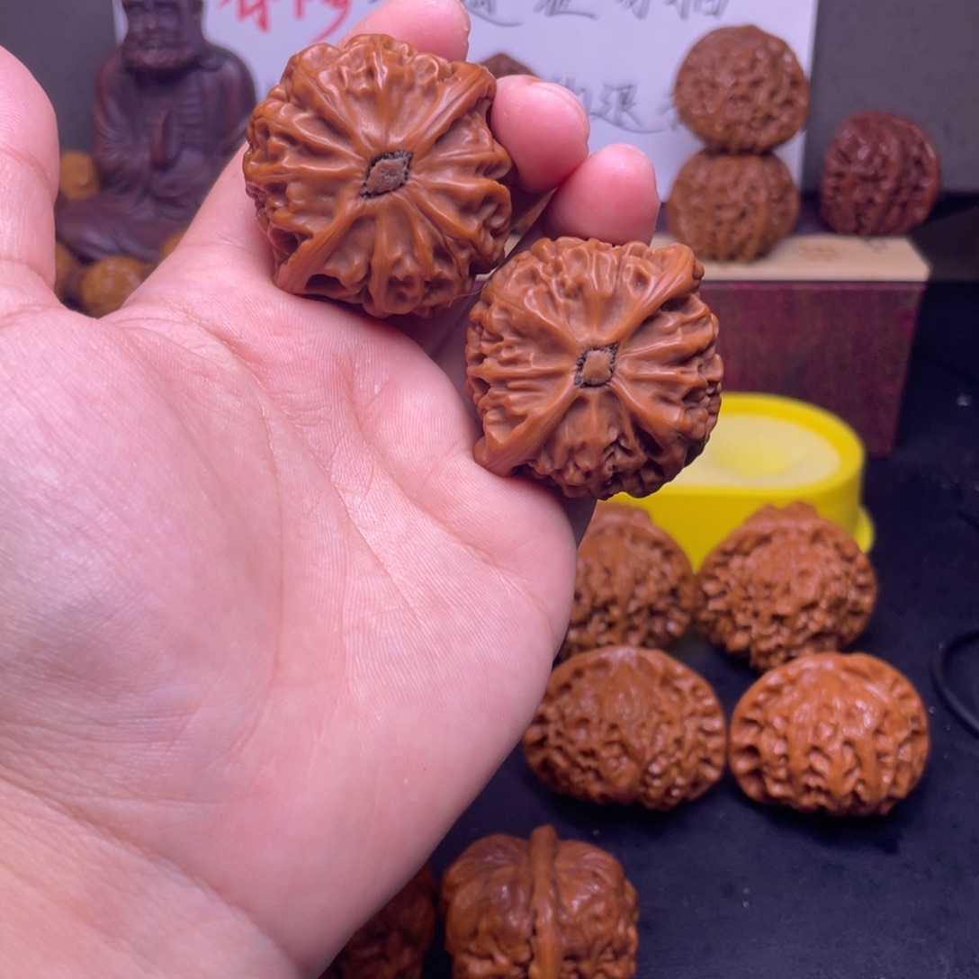 匿***户吊坠桃核宫灯福利