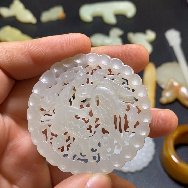 颈饰未镶嵌和田玉尔*