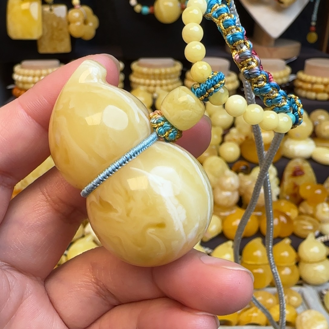 琥珀未镶嵌套链天然俄料浓白妖花蜜蜡葫芦吊坠