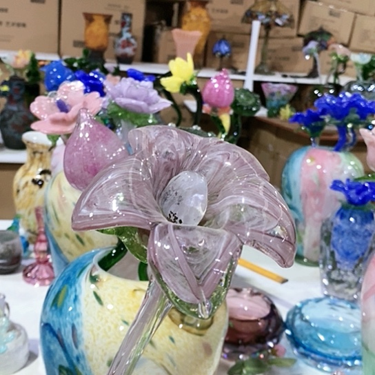 琉璃花瓶高45厘米宽9厘米