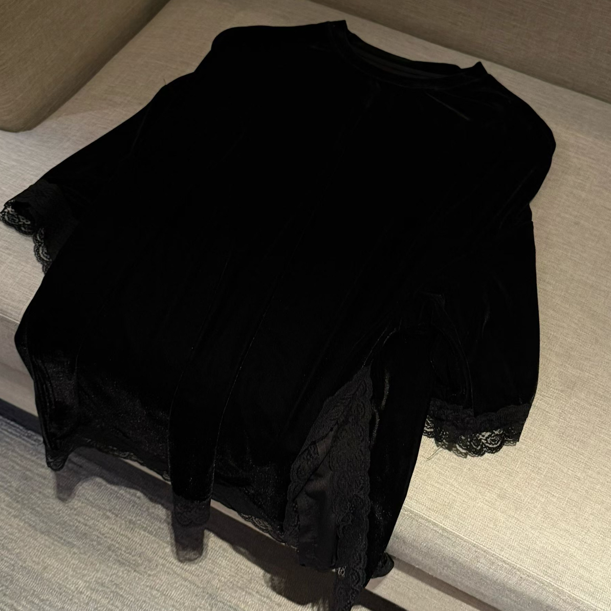 【水原家】 大码 黑色丝绒 洋气春秋蕾丝拼接开叉中长款上衣