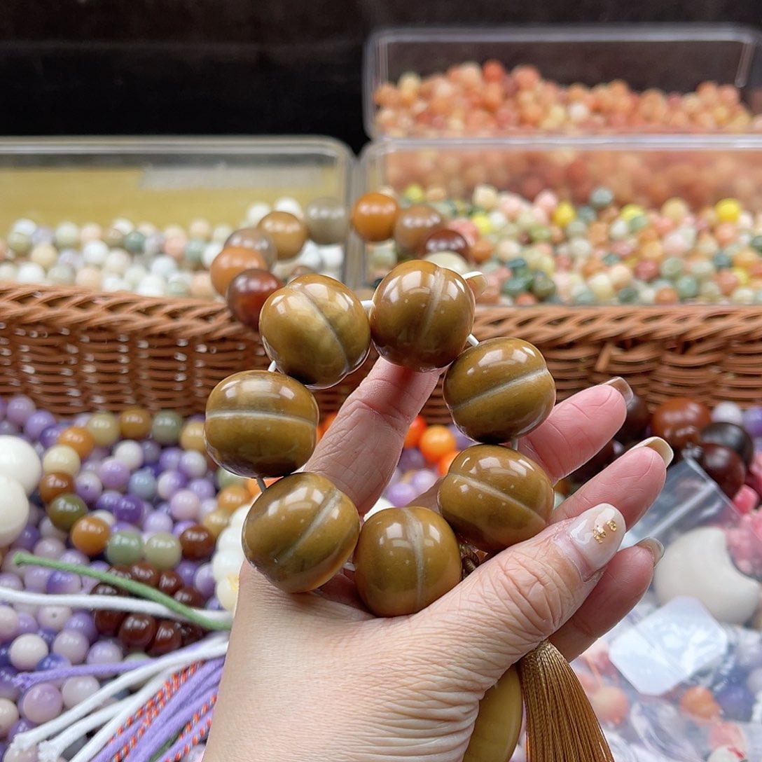 白玉菩提吊坠仙***?B/23mm/1个微瑕手捻