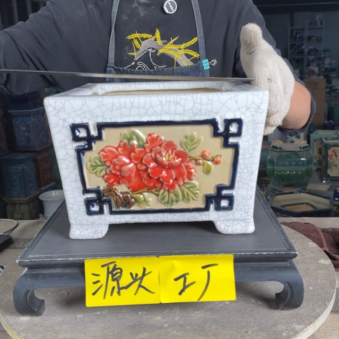 石湾花盆内口19，内深14微瑕