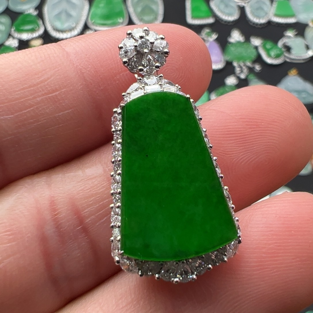 翡翠颈饰18K金镶嵌裸石19.4