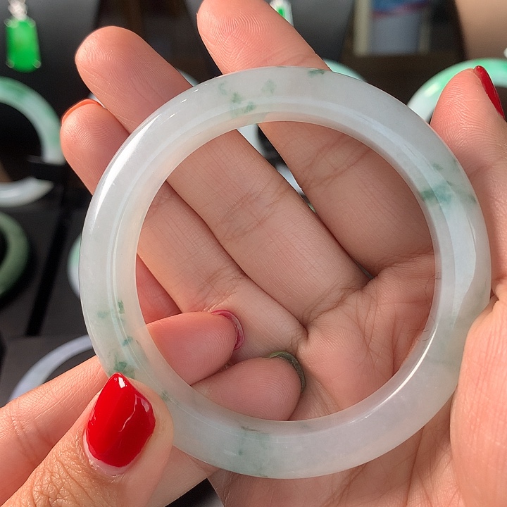 翡翠手镯（圆镯）未镶嵌冰飘花翡翠手镯