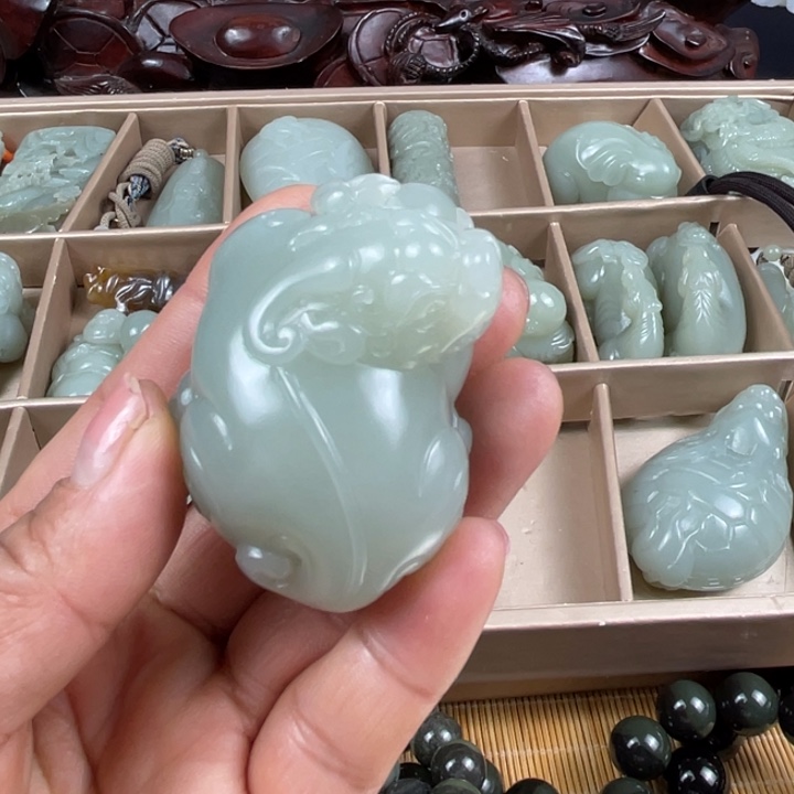 和田玉（糖玉）颈饰未镶嵌