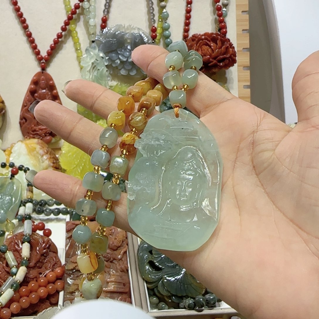 未镶嵌蛇纹石玉吊坠吃**福