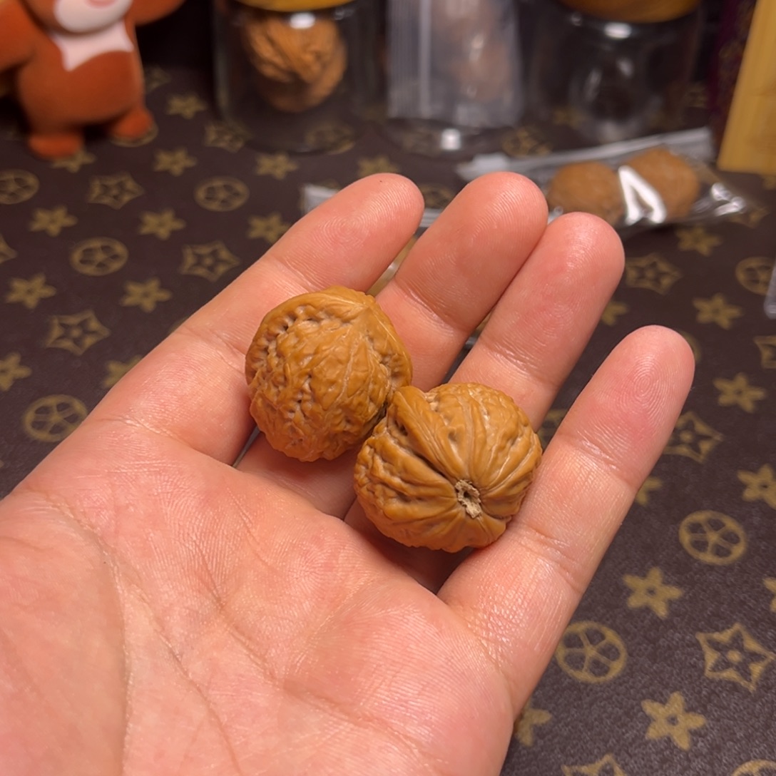 X***、文玩核桃把件舍利