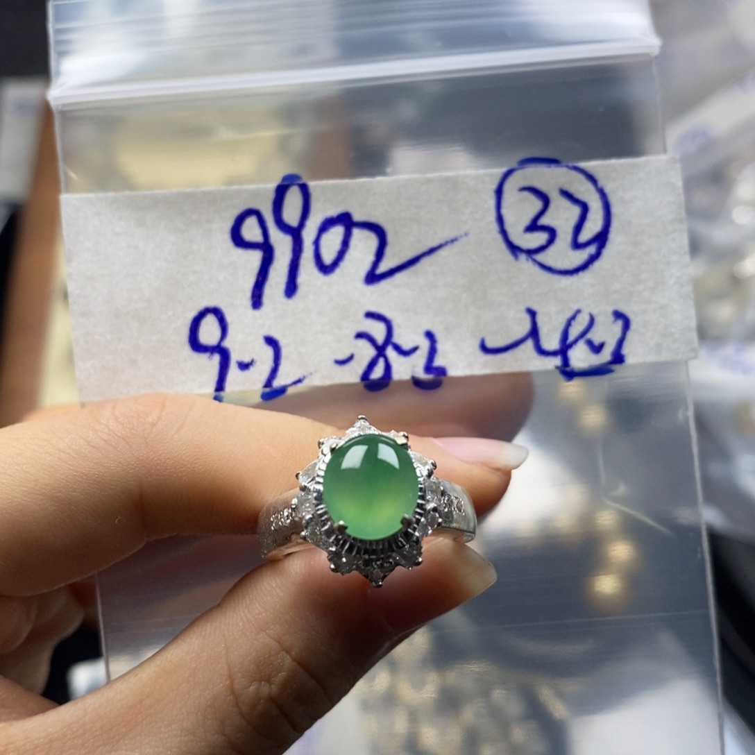 定制翡翠未镶嵌翡翠