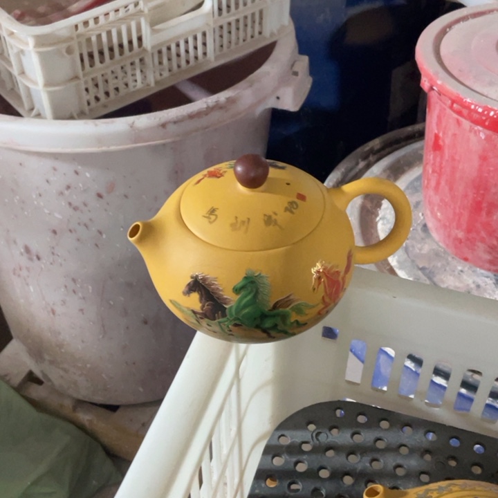 茶壶紫砂茶壶黄色