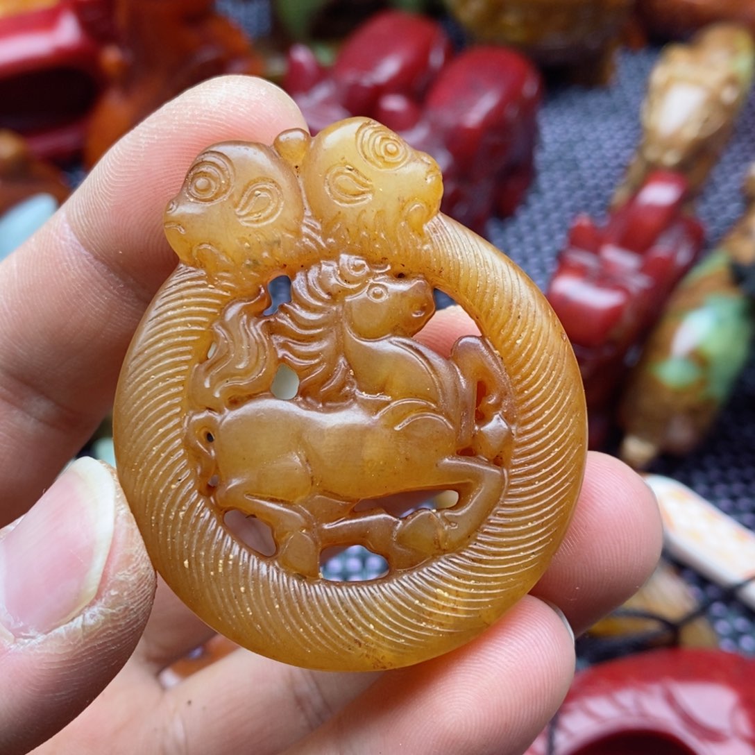 蛇纹石玉颈饰未镶嵌