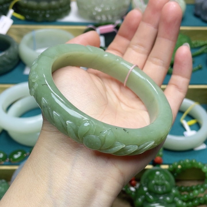 和田玉手镯65圈口 编号45未镶嵌