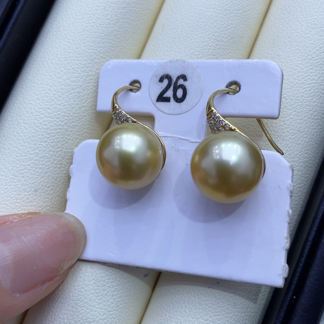 海水珍珠耳饰18K金镶嵌