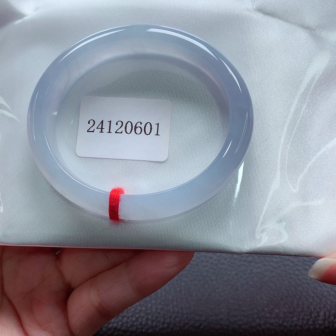 翡翠手镯（贵妃镯）未镶嵌天然A货翡翠手镯