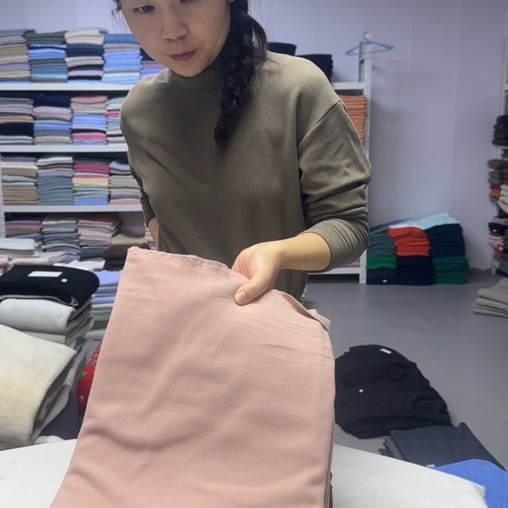 509号皮粉色牙签条蚕丝奥羊绒1米价格