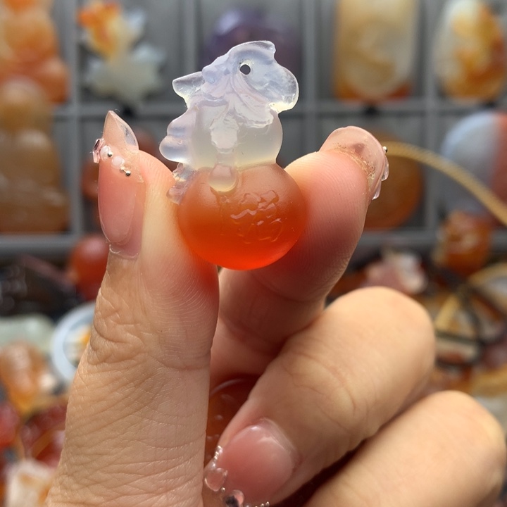 多***恨玛瑙/玉髓未镶嵌颈饰