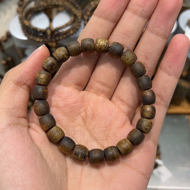 李***霞沉香碎屑沉香0.85老型珠