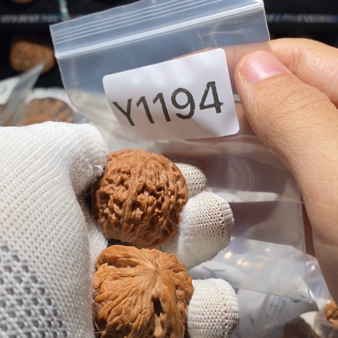 伯***选文玩核桃吊坠39磨