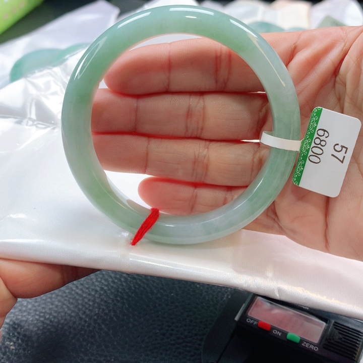 翡翠手镯未镶嵌575757575656