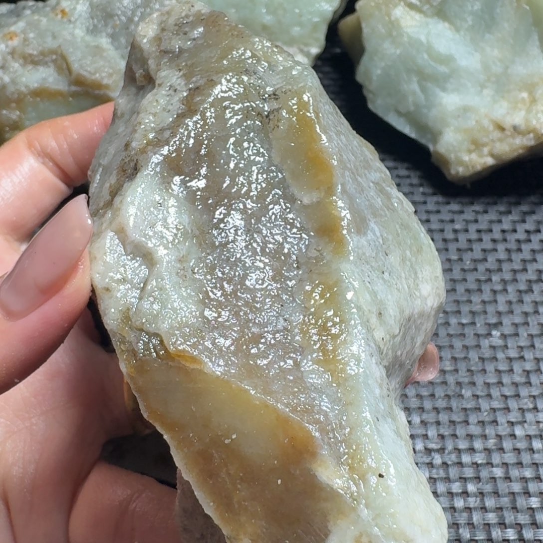 和田玉（糖玉）未镶嵌颈饰