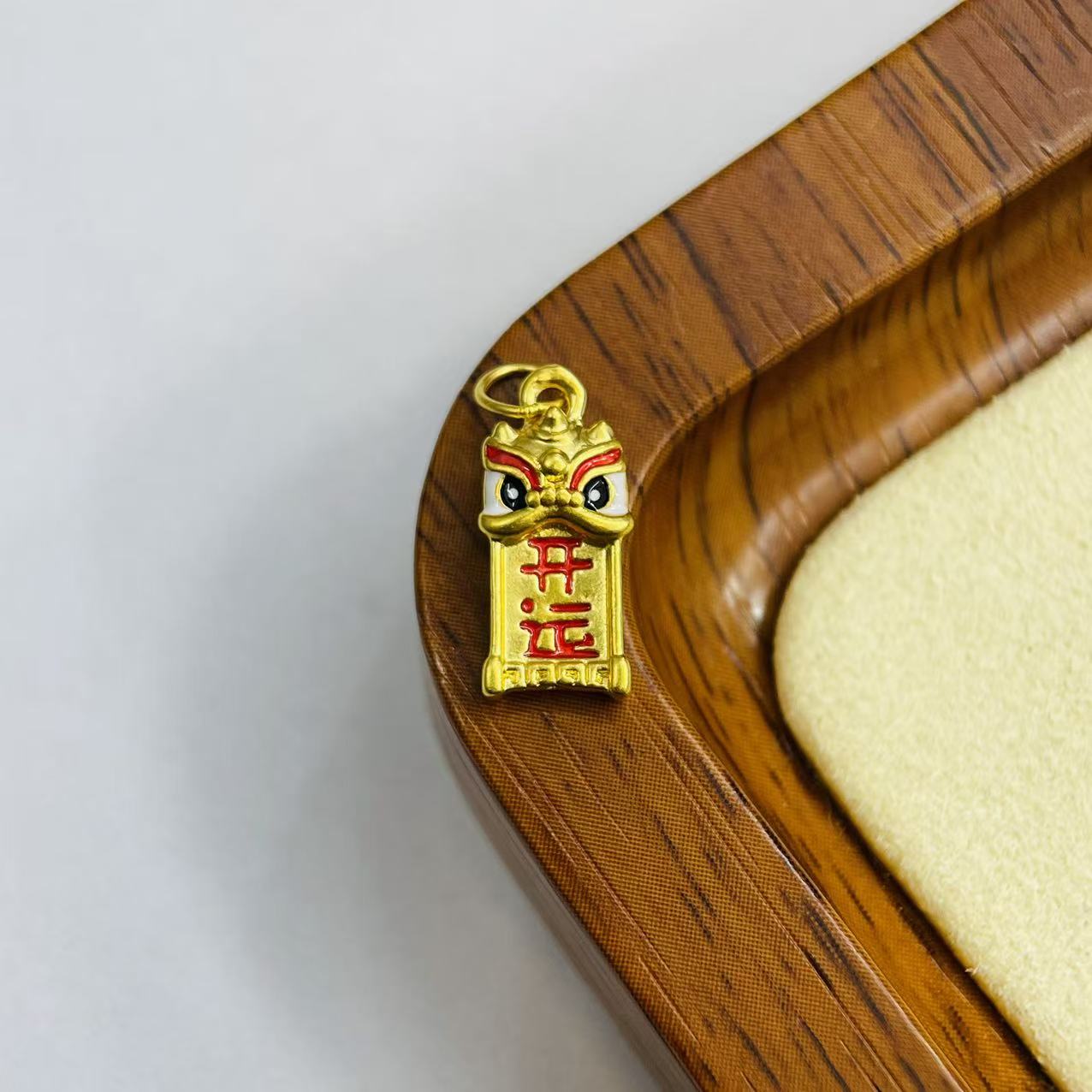 新金社黄金足金999烤漆醒狮开运DP1061-0270