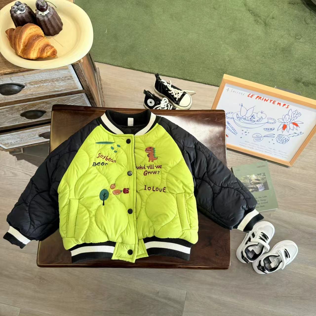 儿童冬季卡通刺绣恐龙加棉拼色棉服H1797