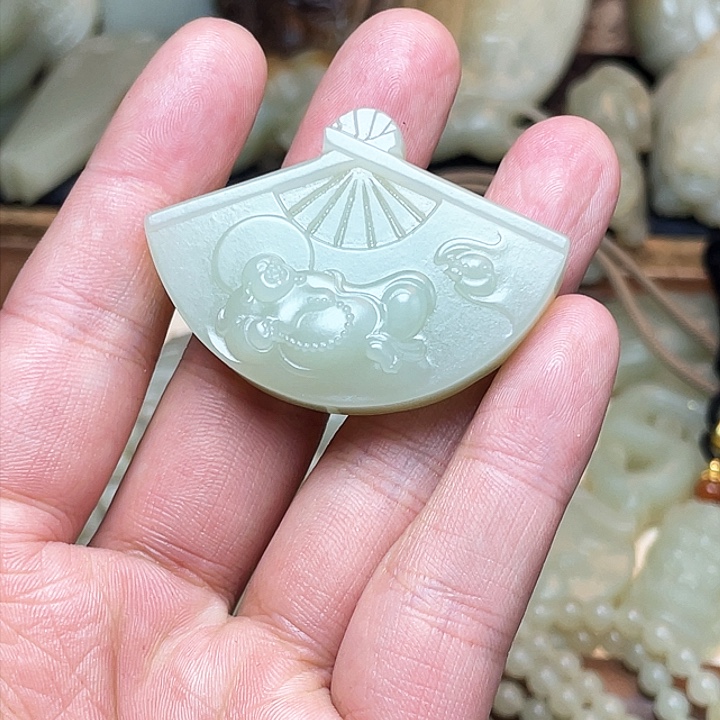 和田玉颈饰未镶嵌