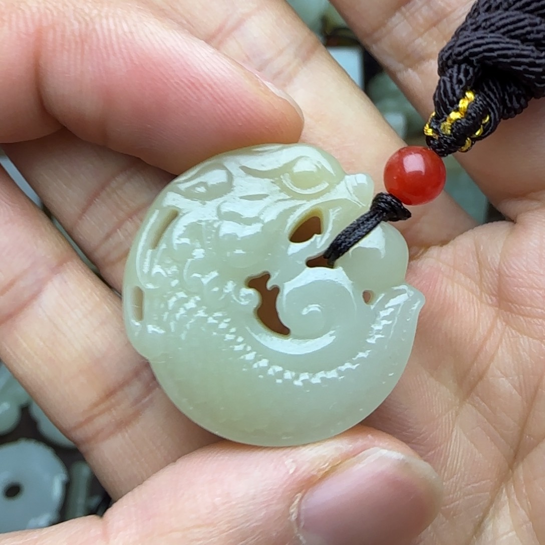 和田玉挂件未镶嵌鱼化龙