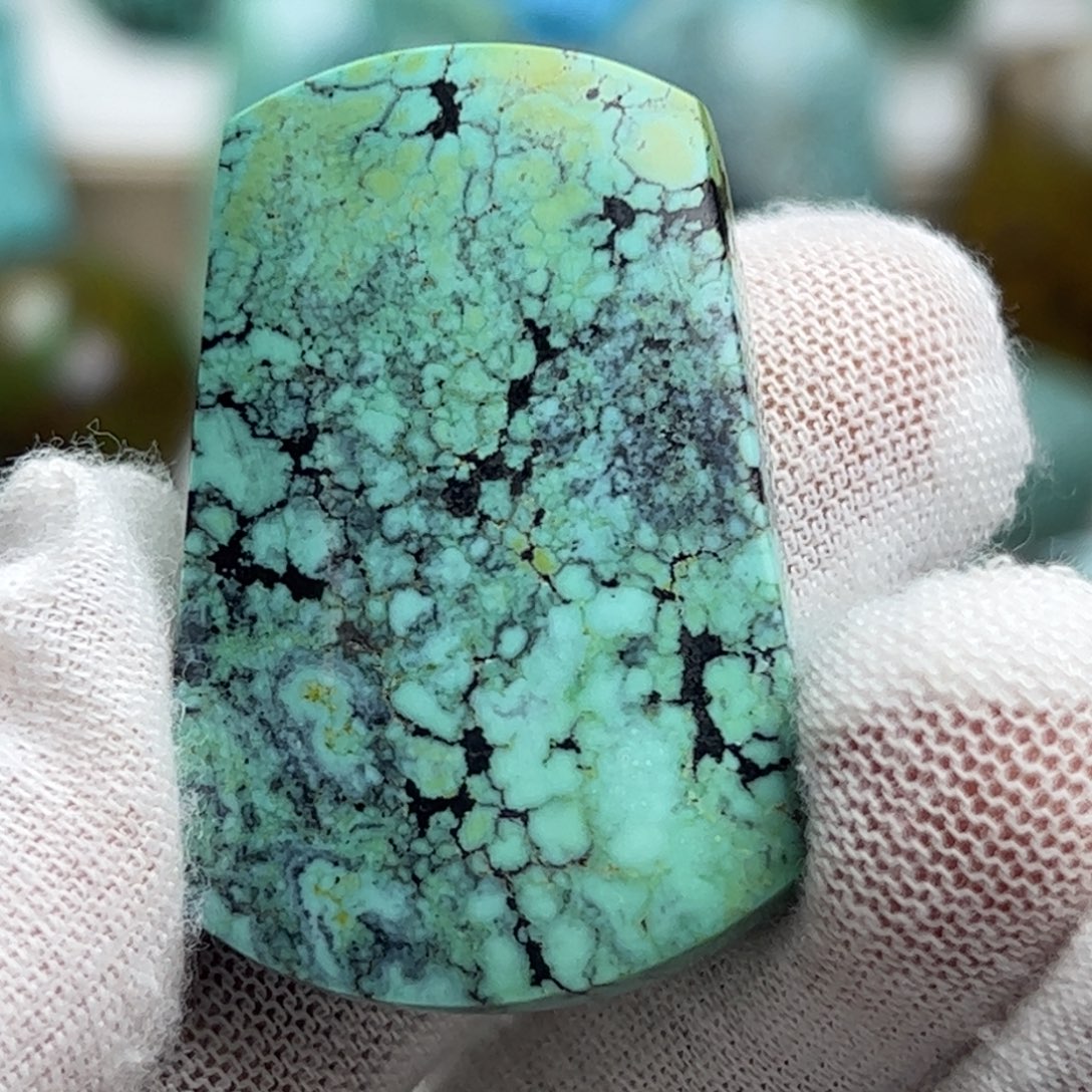 绿松石未镶嵌珠宝奇石