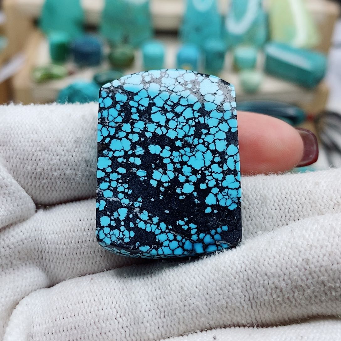 绿松石颈饰未镶嵌