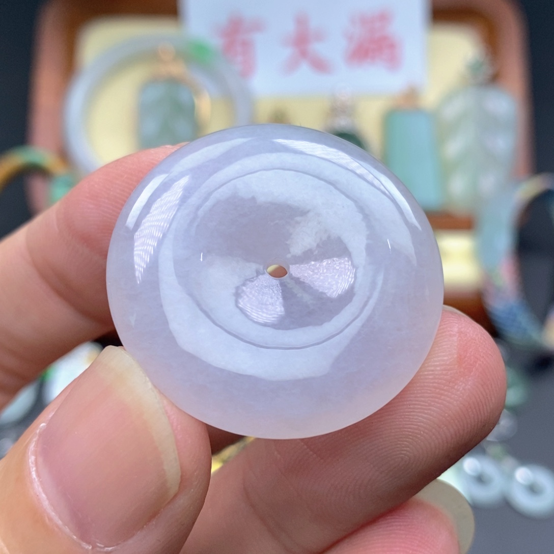 翡翠未镶嵌颈饰平安扣